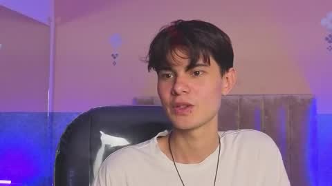 derek_sinn online show from April 28, 2026, 8:47 pm