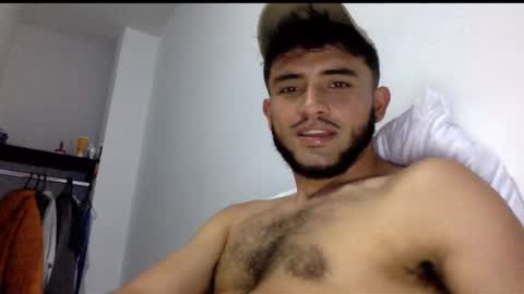 Snapshot of derek_smiith chatting on November 28, 2025, 4:20 pm Derek smiith online show from November 28, 2025, 4:20 pm