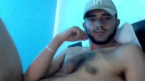 Snapshot of derek_smiith chatting on December 15, 2025, 5:06 pm Derek smiith online show from December 15, 2025, 5:06 pm