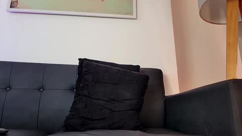 Snapshot of derek_stud_ chatting on December 5, 2024, 3:39 pm Derek independent model online show from December 5, 2024, 3:39 pm