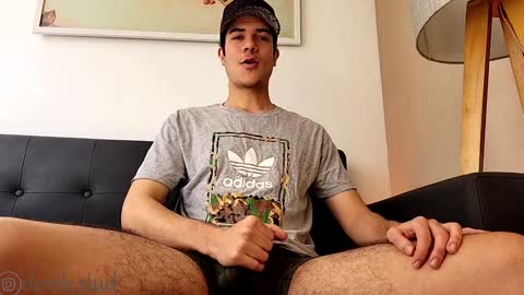 Snapshot of derek_stud_ chatting on December 13, 2024, 4:27 pm Derek independent model online show from December 13, 2024, 4:27 pm