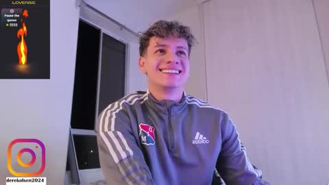 Snapshot of derekolsen_ chatting on October 23, 2025, 2:44 am Derek IG Derekolsen2024 online show from October 23, 2025, 2:44 am