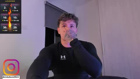 Snapshot of derekolsen_ chatting on November 9, 2025, 1:37 am Derek IG Derekolsen2024 online show from November 9, 2025, 1:37 am