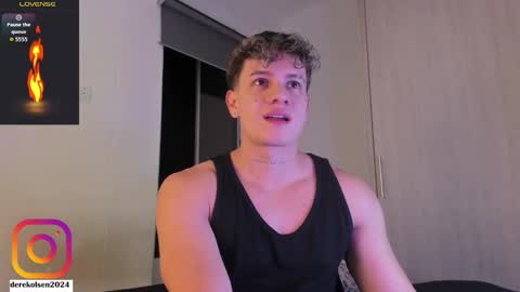 Snapshot of derekolsen_ chatting on November 11, 2025, 2:44 am Derek IG Derekolsen2024 online show from November 11, 2025, 2:44 am