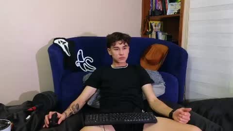 Derek online show from June 24, 2026, 12:31 am