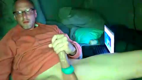 Snapshot of derekthomaserickson86 chatting on July 13, 2026, 3:53 am DK online show from July 13, 2026, 3:53 am