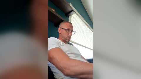 Snapshot of derekthomaserickson86 chatting on July 16, 2026, 4:35 pm DK online show from July 16, 2026, 4:35 pm