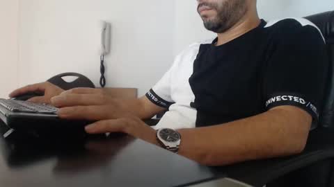     online show from December 10, 2024, 6:17 pm