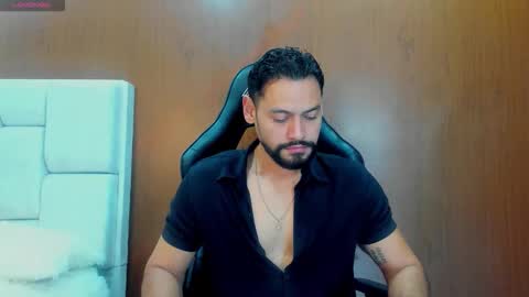 DerryBigger CM online show from October 14, 2025, 7:36 pm