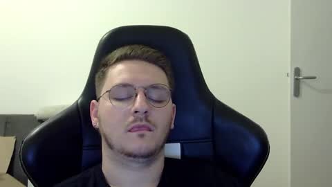 Snapshot of dervechi chatting on October 13, 2025, 4:18 pm dervechi online show from October 13, 2025, 4:18 pm