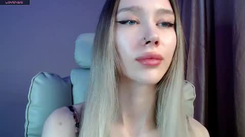 Snapshot of des_ch chatting on May 5, 2026, 5:10 pm Ari online show from May 5, 2026, 5:10 pm