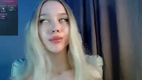 Snapshot of des_ch chatting on June 26, 2026, 3:49 pm Ari online show from June 26, 2026, 3:49 pm