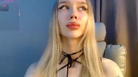 Snapshot of des_ch chatting on July 15, 2026, 3:39 pm Ari online show from July 15, 2026, 3:39 pm