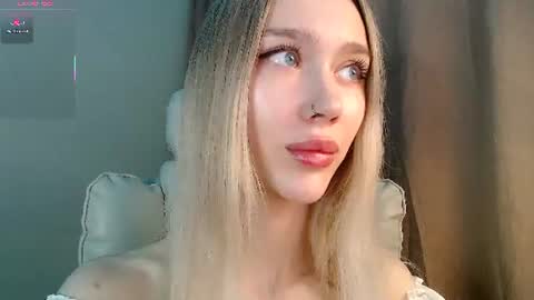 Snapshot of des_ch chatting on July 19, 2026, 3:16 pm Ari online show from July 19, 2026, 3:16 pm