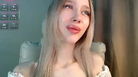 Snapshot of des_ch chatting on July 23, 2026, 3:43 pm Ari online show from July 23, 2026, 3:43 pm