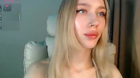 Snapshot of des_ch chatting on July 28, 2026, 4:39 pm Ari online show from July 28, 2026, 4:39 pm