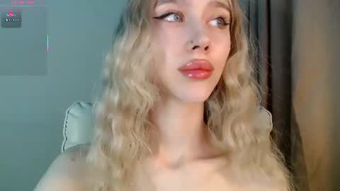 Snapshot of des_ch chatting on July 29, 2026, 3:32 pm Ari online show from July 29, 2026, 3:32 pm