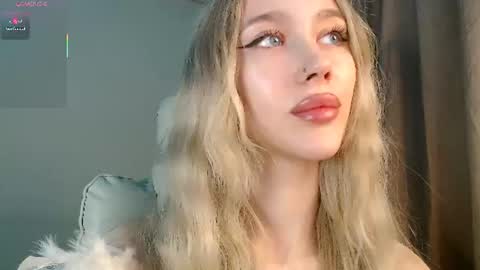 Snapshot of des_ch chatting on July 31, 2026, 3:55 pm Ari online show from July 31, 2026, 3:55 pm
