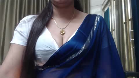 Snapshot of desimaisa130 chatting on December 8, 2024, 4:28 pm Maisa online show from December 8, 2024, 4:28 pm