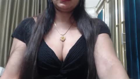 Snapshot of desimaisa130 chatting on December 9, 2024, 8:44 pm Maisa online show from December 9, 2024, 8:44 pm