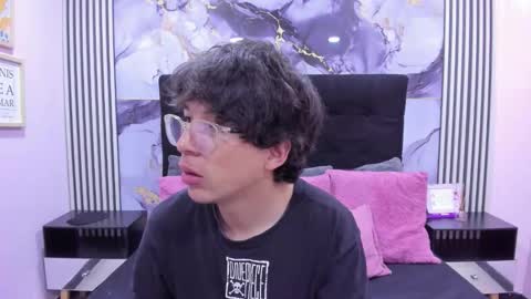 Snapshot of desire_ecstasy chatting on November 30, 2025, 1:04 pm desire_ecstasy online show from November 30, 2025, 1:04 pm