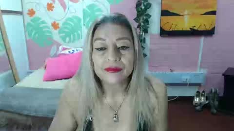 Snapshot of desire_latin chatting on February 27, 2025, 8:42 pm VALERIA online show from February 27, 2025, 8:42 pm