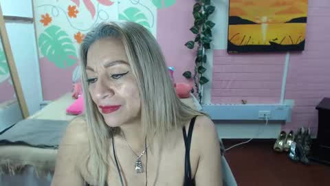 Snapshot of desire_latin chatting on March 6, 2025, 8:59 pm VALERIA online show from March 6, 2025, 8:59 pm