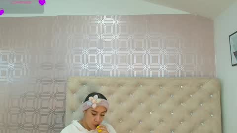 Snapshot of desire_sara chatting on January 19, 2025, 12:28 pm Sara Desire online show from January 19, 2025, 12:28 pm