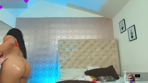 Snapshot of desire_sara chatting on January 20, 2025, 6:53 pm Sara Desire online show from January 20, 2025, 6:53 pm