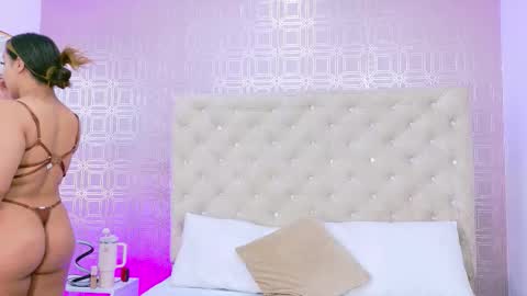 Snapshot of desire_sara chatting on September 12, 2025, 12:16 pm Sara Desire online show from September 12, 2025, 12:16 pm