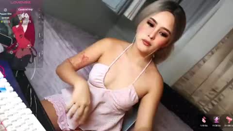 Snapshot of desireedreams_ chatting on August 5, 2026, 3:37 pm desireedreams_ online show from August 5, 2026, 3:37 pm