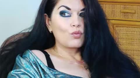 HellenMoon online show from September 14, 2025, 9:14 pm