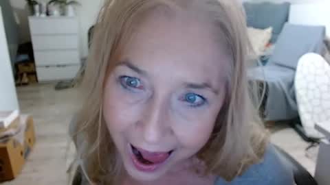 Snapshot of desiresofia chatting on December 30, 2024, 12:42 pm S O F I A online show from December 30, 2024, 12:42 pm