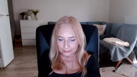 Snapshot of desiresofia chatting on January 20, 2025, 2:57 pm S O F I A online show from January 20, 2025, 2:57 pm