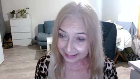 Snapshot of desiresofia chatting on January 26, 2025, 2:41 pm S O F I A online show from January 26, 2025, 2:41 pm