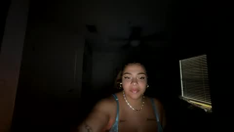 Snapshot of desiresxmoe chatting on June 5, 2026, 5:14 am desiresxmoe online show from June 5, 2026, 5:14 am