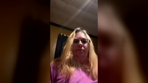 Snapshot of desireurlove chatting on July 21, 2026, 9:00 am Clarissa Wilson online show from July 21, 2026, 9:00 am