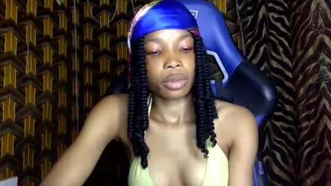 Snapshot of deslimbody90 chatting on May 10, 2026, 12:54 pm Deslimbody online show from May 10, 2026, 12:54 pm