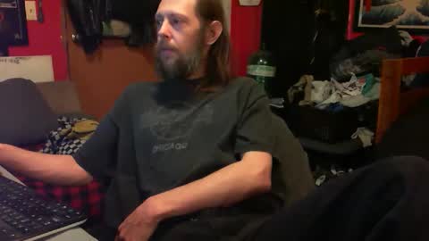 Snapshot of desolation2012 chatting on February 6, 2025, 9:06 pm desolation2012 online show from February 6, 2025, 9:06 pm