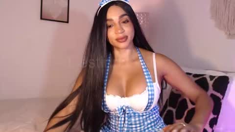Snapshot of destinnemil chatting on June 19, 2026, 11:58 am Destinne Mill online show from June 19, 2026, 11:58 am