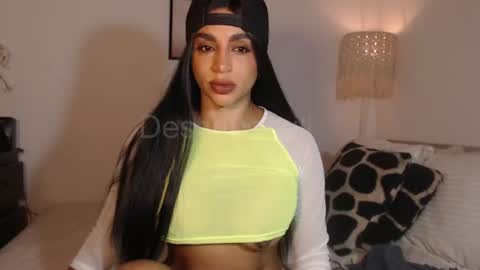 Snapshot of destinnemil chatting on June 24, 2026, 11:31 am Destinne Mill online show from June 24, 2026, 11:31 am