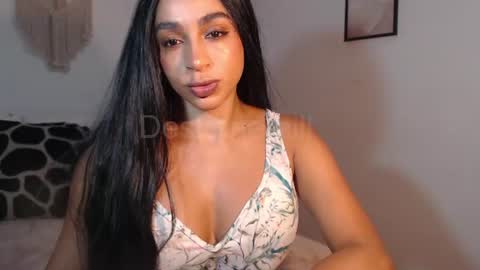 Snapshot of destinnemil chatting on July 31, 2026, 10:58 am Destinne Mill online show from July 31, 2026, 10:58 am