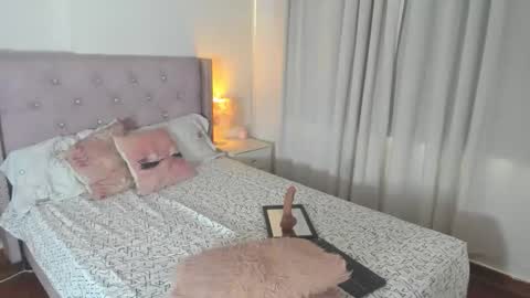 destinysweet21 online show from May 13, 2026, 3:53 pm