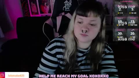 Snapshot of destroyall420 chatting on June 3, 2026, 2:33 pm Lola Bdsm and fries online show from June 3, 2026, 2:33 pm