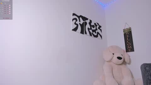 desty_y online show from December 3, 2025, 1:57 am