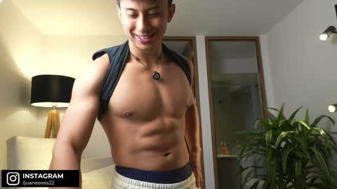 Snapshot of deus_belli chatting on April 17, 2026, 12:46 am Deus Belli online show from April 17, 2026, 12:46 am