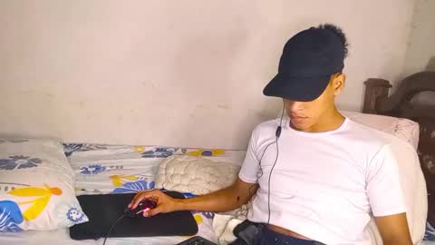 deus_steim online show from December 4, 2025, 5:06 am