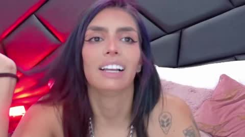 DEUX online show from April 12, 2026, 4:28 am