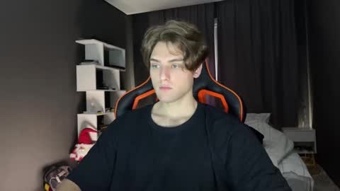 devilnut1 online show from November 16, 2025, 6:41 am