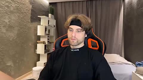 devilnut1 online show from March 18, 2026, 6:38 am